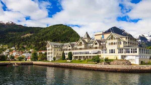 Fotturar i idylliske Balestrand